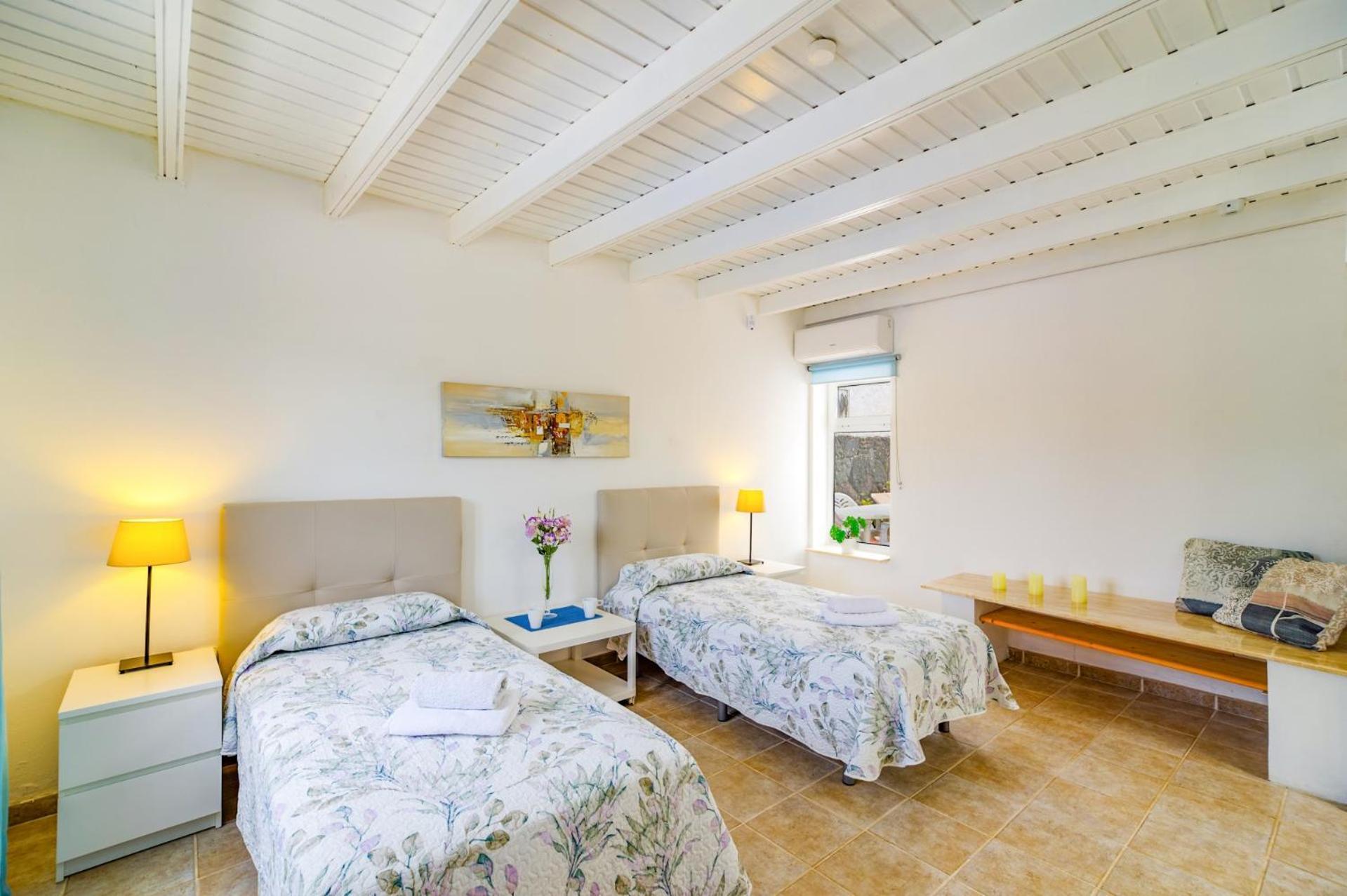 Villa Sarita Sol By Villa Plus Плая Бланка Екстериор снимка